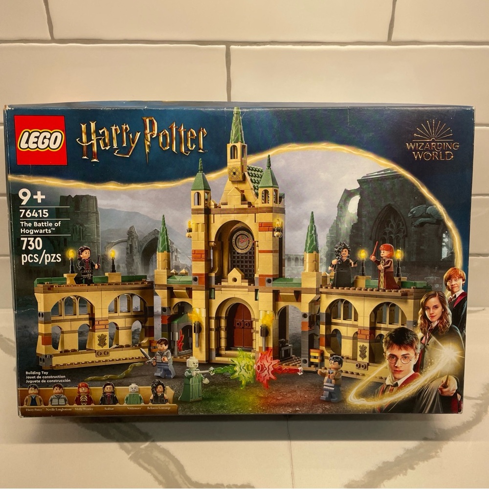 Lego Harry Potter The Battle of Hogwarts Set - Green, Tan, Red, Black